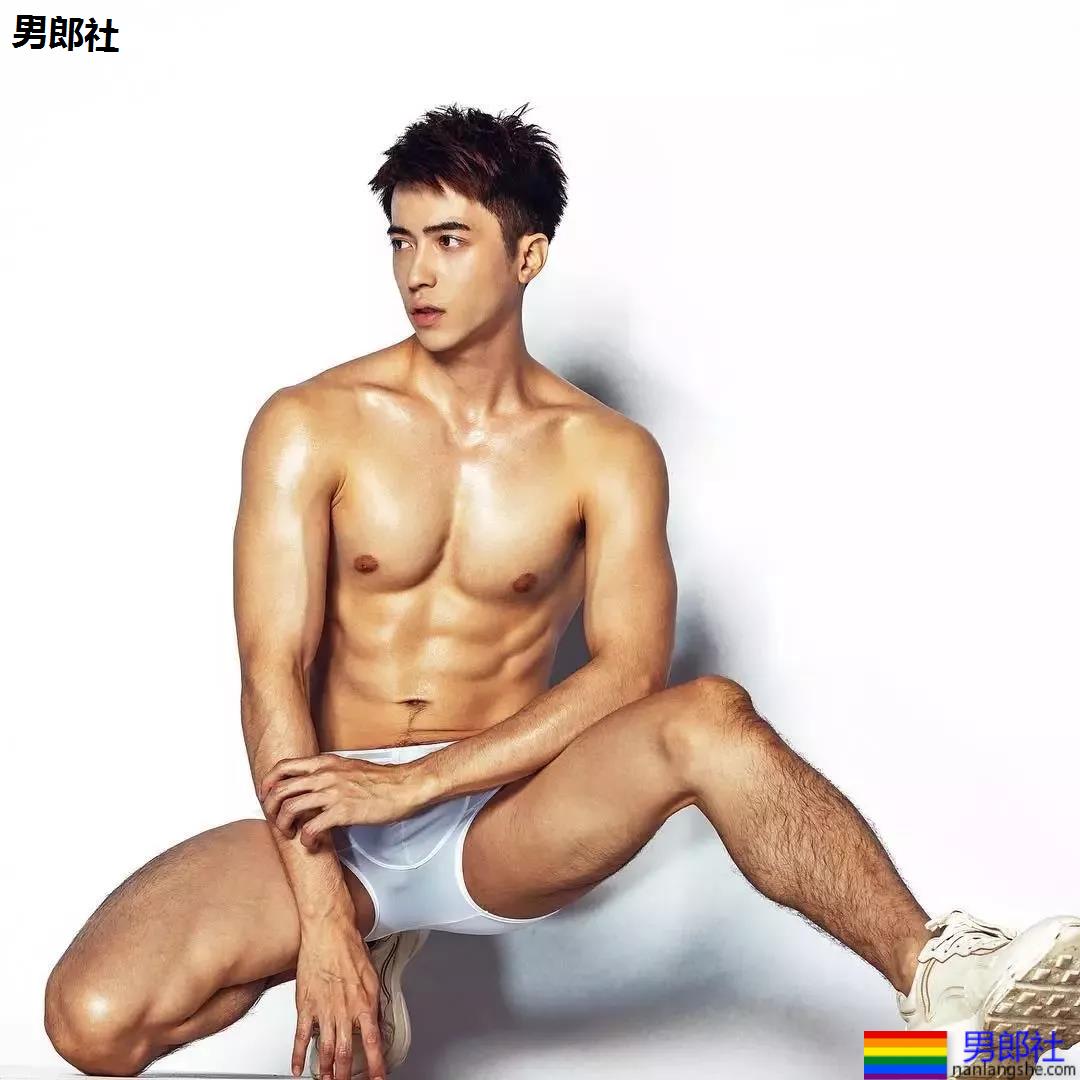 18AA+超帅混血小狼狗与男友“动作片”后大汗淋漓，竟然晒到INS引轩然大波。 - 51虹马