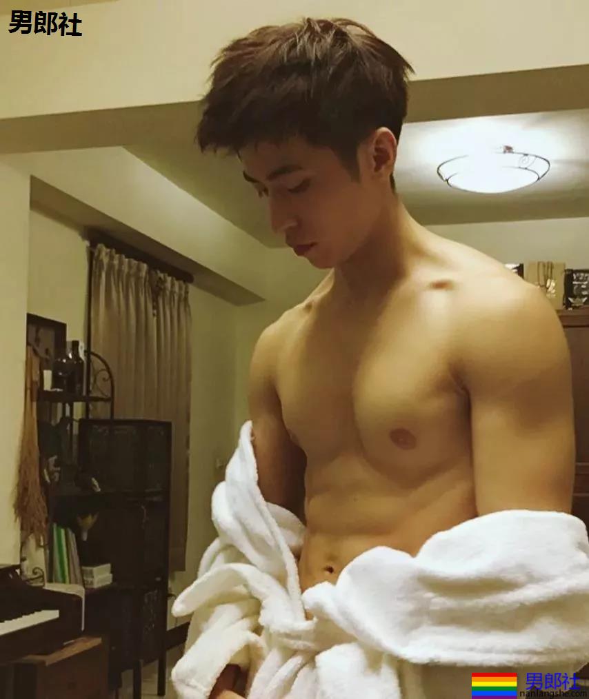 18AA+超帅混血小狼狗与男友“动作片”后大汗淋漓，竟然晒到INS引轩然大波。 - 51虹马