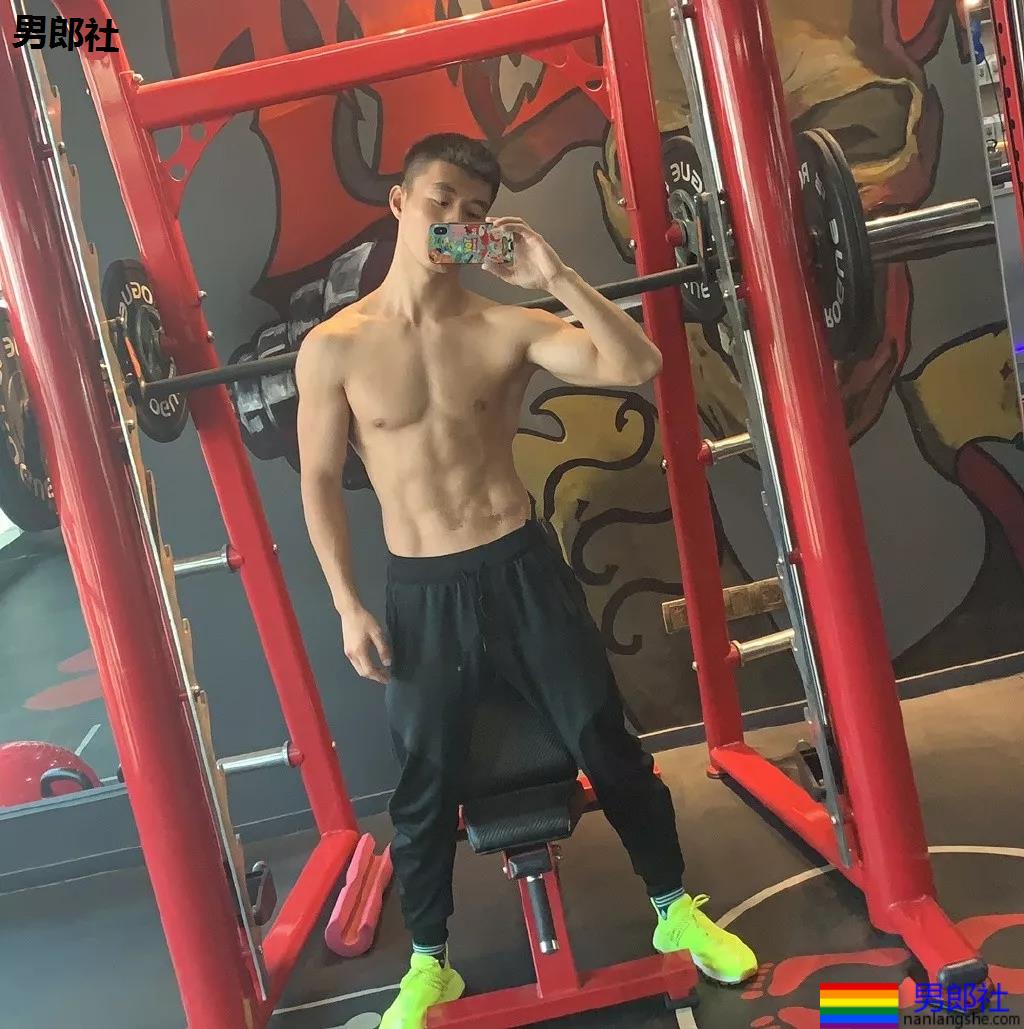 樊野家的肌肉男团!一水大长腿肌肉小狼狗,可真幸福惹! - 51虹马 樊野家的肌肉男团!一水大长腿肌肉小狼狗,可真幸福惹! - 51虹马