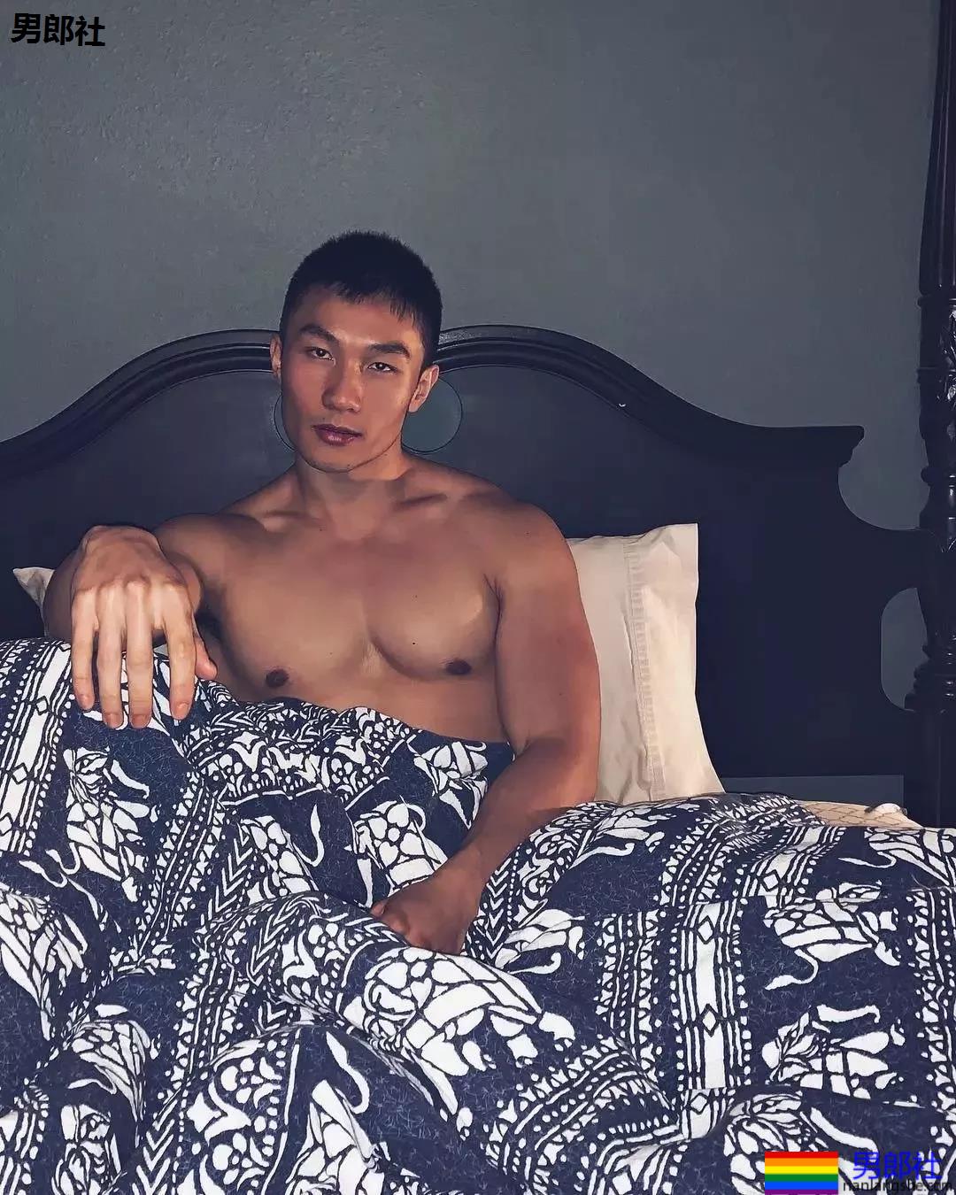 樊野家的肌肉男团!一水大长腿肌肉小狼狗,可真幸福惹! - 51虹马 樊野家的肌肉男团!一水大长腿肌肉小狼狗,可真幸福惹! - 51虹马