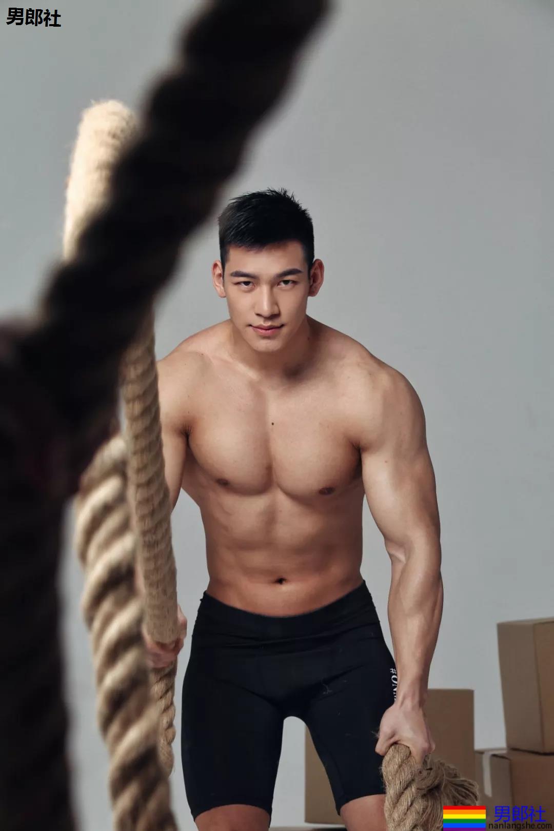 樊野家的肌肉男团!一水大长腿肌肉小狼狗,可真幸福惹! - 51虹马 樊野家的肌肉男团!一水大长腿肌肉小狼狗,可真幸福惹! - 51虹马