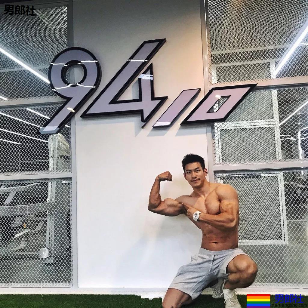 樊野家的肌肉男团!一水大长腿肌肉小狼狗,可真幸福惹! - 51虹马 樊野家的肌肉男团!一水大长腿肌肉小狼狗,可真幸福惹! - 51虹马