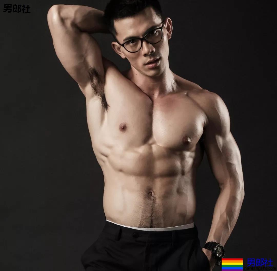 樊野家的肌肉男团!一水大长腿肌肉小狼狗,可真幸福惹! - 51虹马 樊野家的肌肉男团!一水大长腿肌肉小狼狗,可真幸福惹! - 51虹马