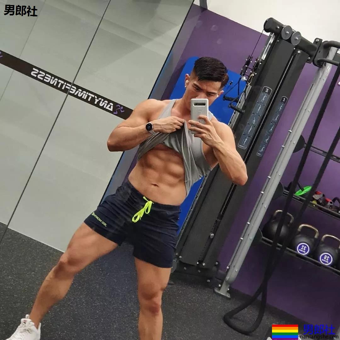 樊野家的肌肉男团!一水大长腿肌肉小狼狗,可真幸福惹! - 51虹马 樊野家的肌肉男团!一水大长腿肌肉小狼狗,可真幸福惹! - 51虹马