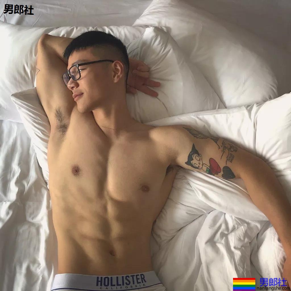 樊野家的肌肉男团!一水大长腿肌肉小狼狗,可真幸福惹! - 51虹马 樊野家的肌肉男团!一水大长腿肌肉小狼狗,可真幸福惹! - 51虹马