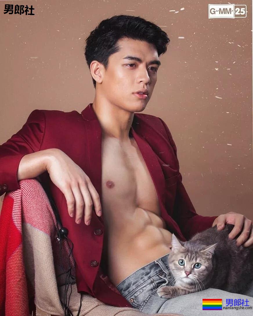 189超帅8块腹肌小狼狗，狼腰长腿小肌肉，好上头一体育生！ - 51虹马