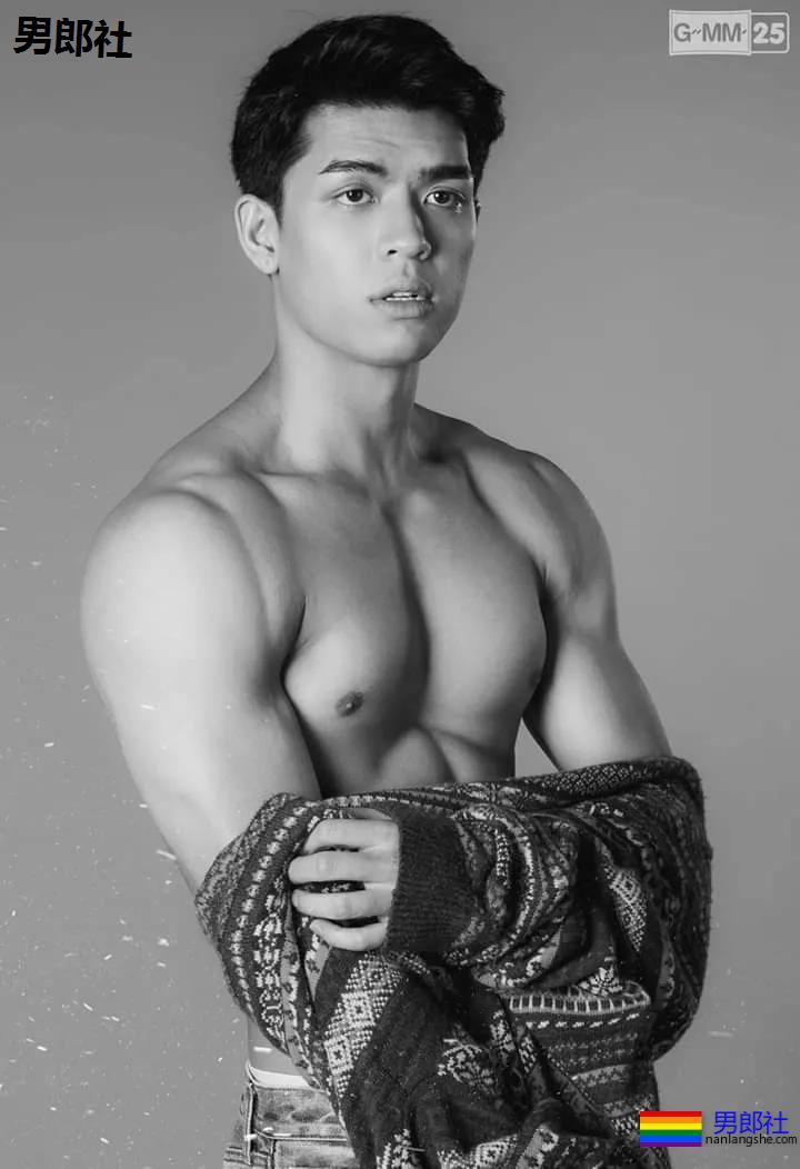 189超帅8块腹肌小狼狗，狼腰长腿小肌肉，好上头一体育生！ - 51虹马