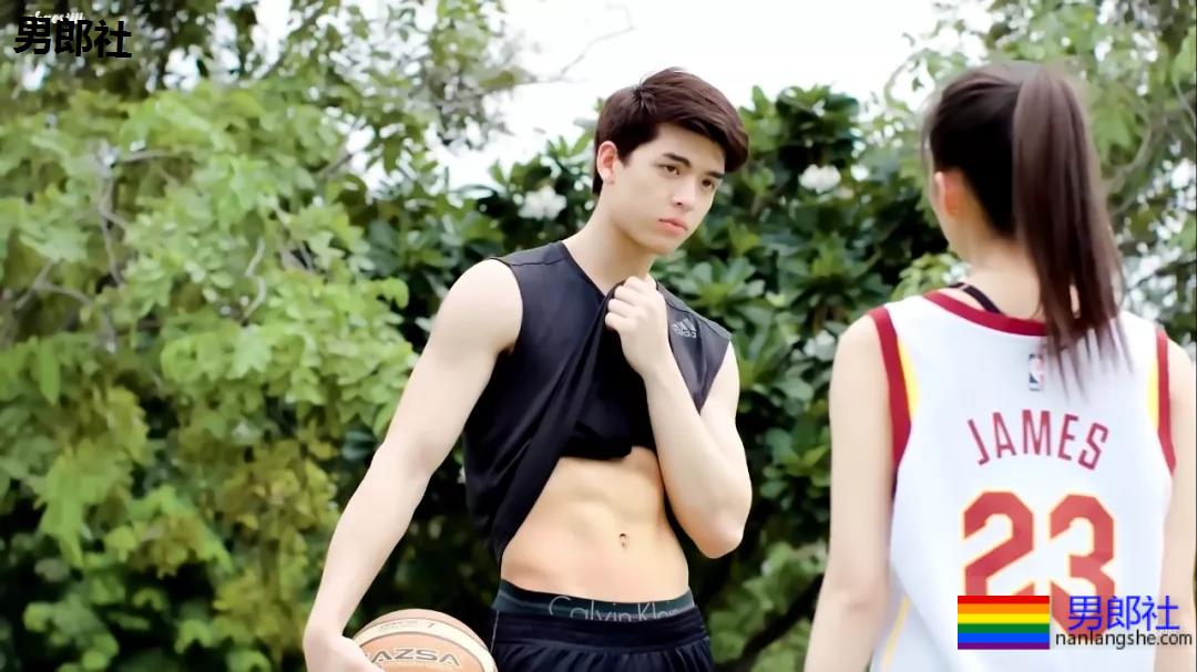 189超帅8块腹肌小狼狗，狼腰长腿小肌肉，好上头一体育生！ - 51虹马