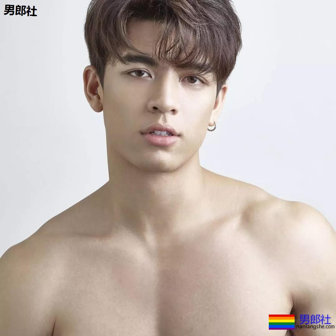 189超帅8块腹肌小狼狗，狼腰长腿小肌肉，好上头一体育生！ - 51虹马