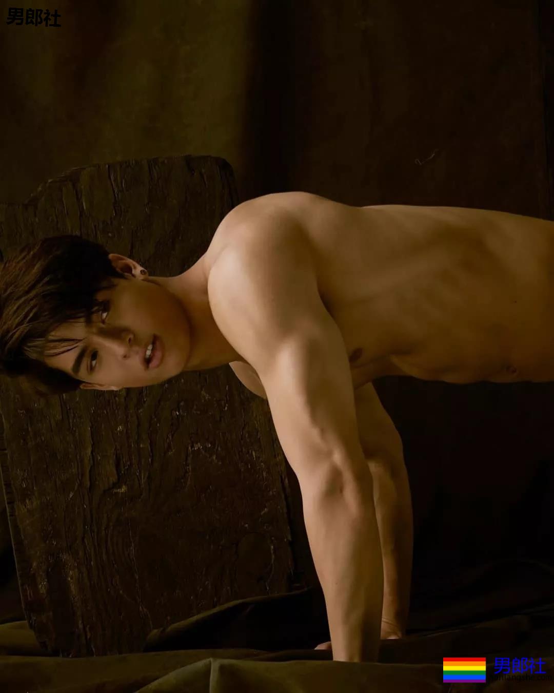 189超帅8块腹肌小狼狗，狼腰长腿小肌肉，好上头一体育生！ - 51虹马