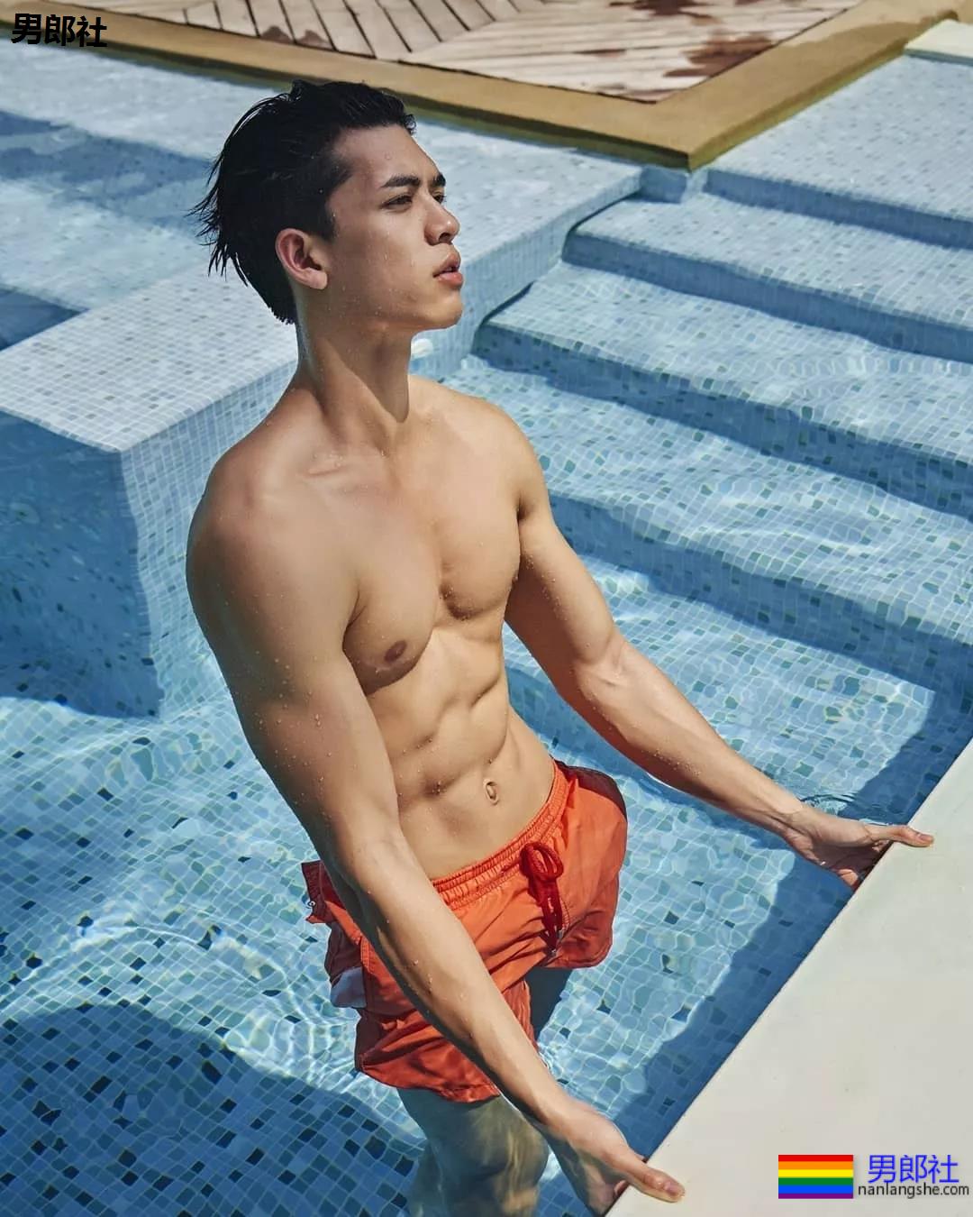 189超帅8块腹肌小狼狗，狼腰长腿小肌肉，好上头一体育生！ - 51虹马