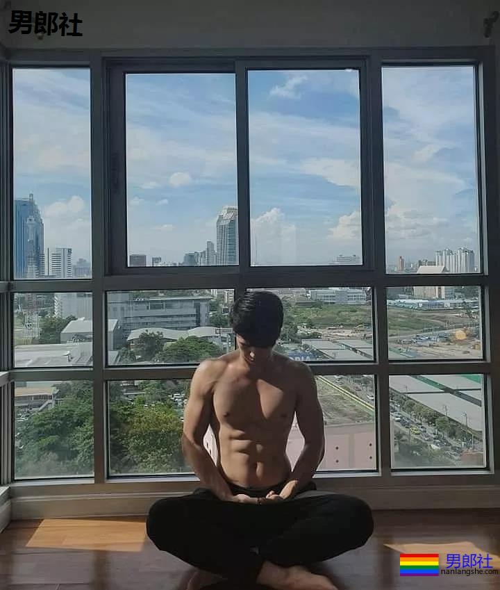 189超帅8块腹肌小狼狗，狼腰长腿小肌肉，好上头一体育生！ - 51虹马