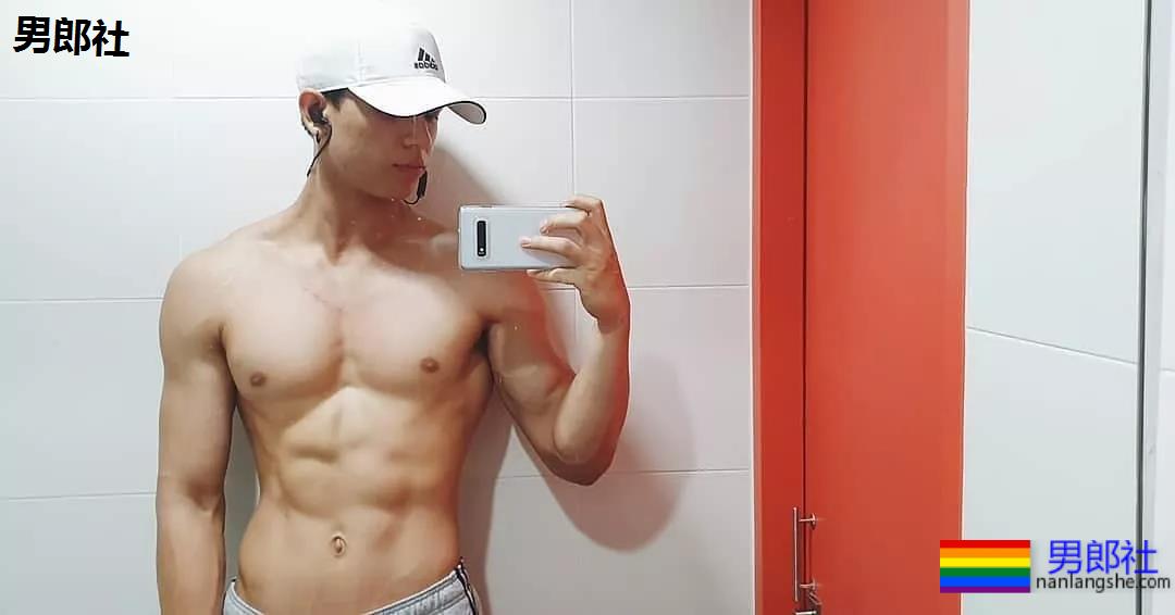 189超帅8块腹肌小狼狗，狼腰长腿小肌肉，好上头一体育生！ - 51虹马