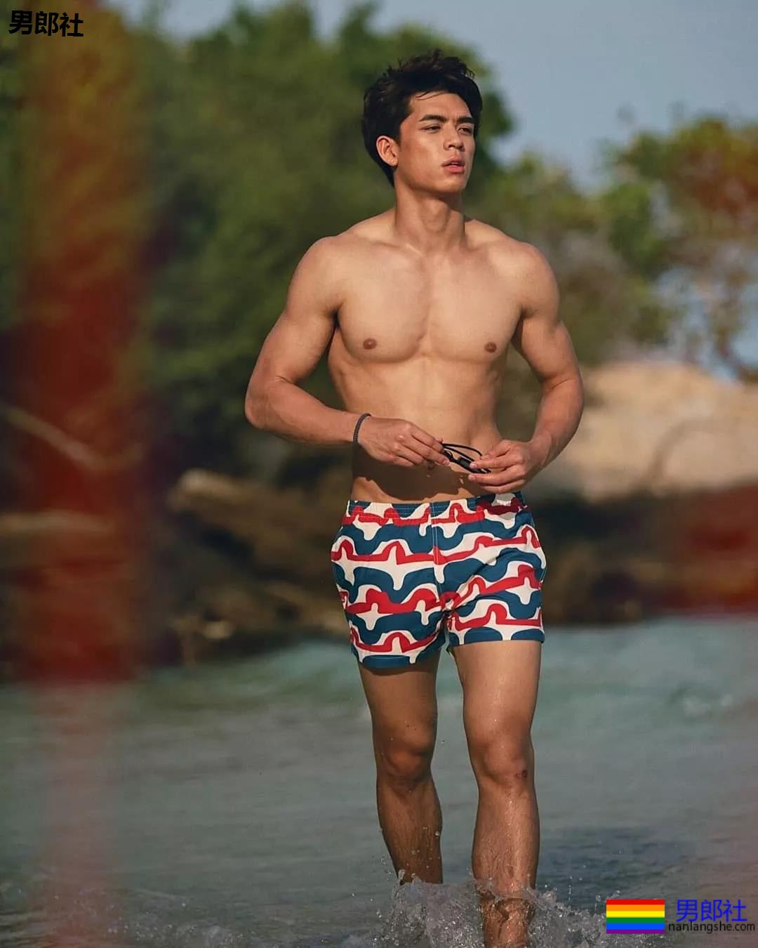 189超帅8块腹肌小狼狗，狼腰长腿小肌肉，好上头一体育生！ - 51虹马