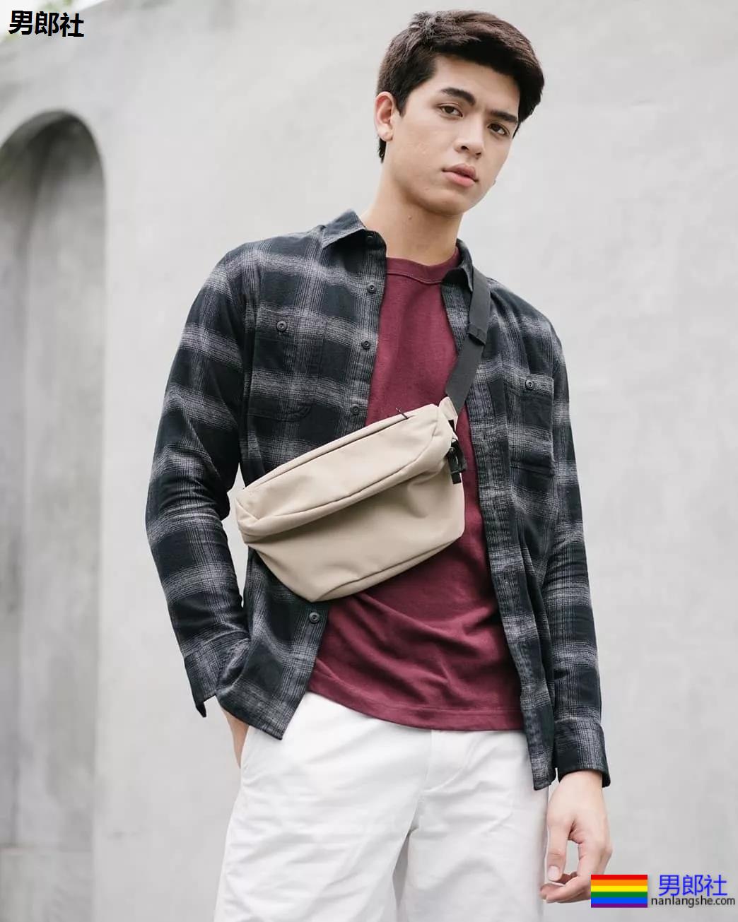 189超帅8块腹肌小狼狗，狼腰长腿小肌肉，好上头一体育生！ - 51虹马