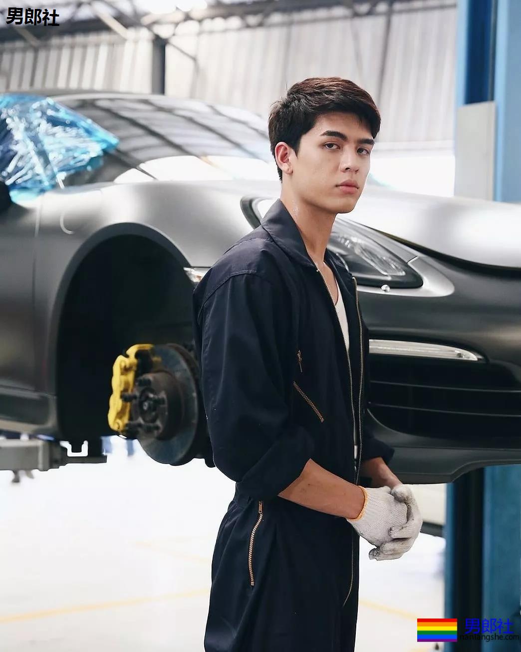 189超帅8块腹肌小狼狗，狼腰长腿小肌肉，好上头一体育生！ - 51虹马