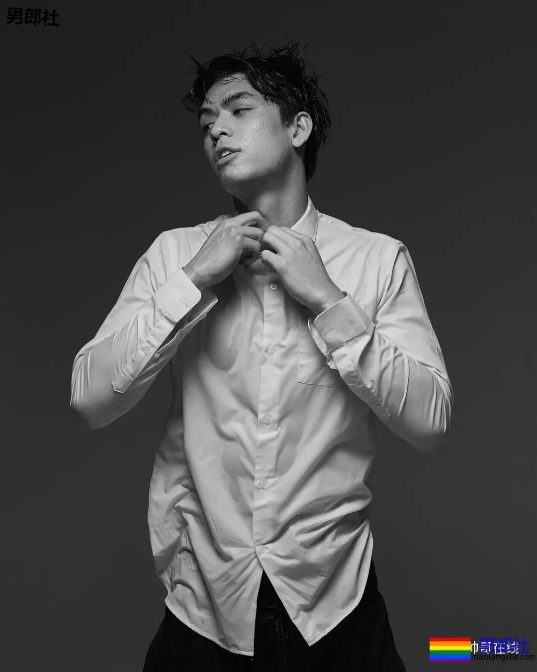 189超帅8块腹肌小狼狗，狼腰长腿小肌肉，好上头一体育生！ - 51虹马