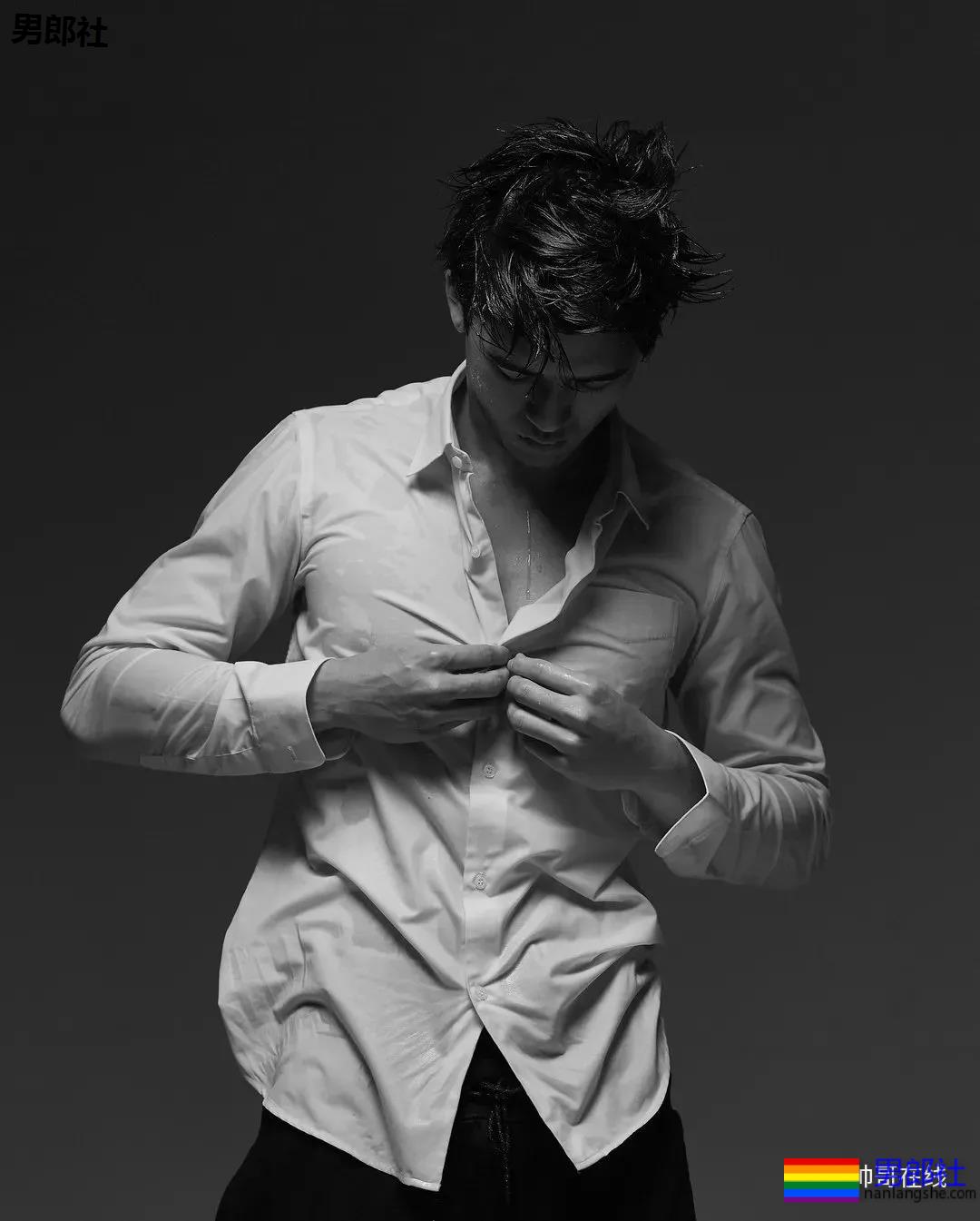 189超帅8块腹肌小狼狗，狼腰长腿小肌肉，好上头一体育生！ - 51虹马