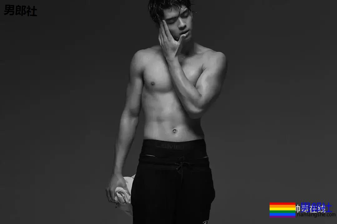 189超帅8块腹肌小狼狗，狼腰长腿小肌肉，好上头一体育生！ - 51虹马