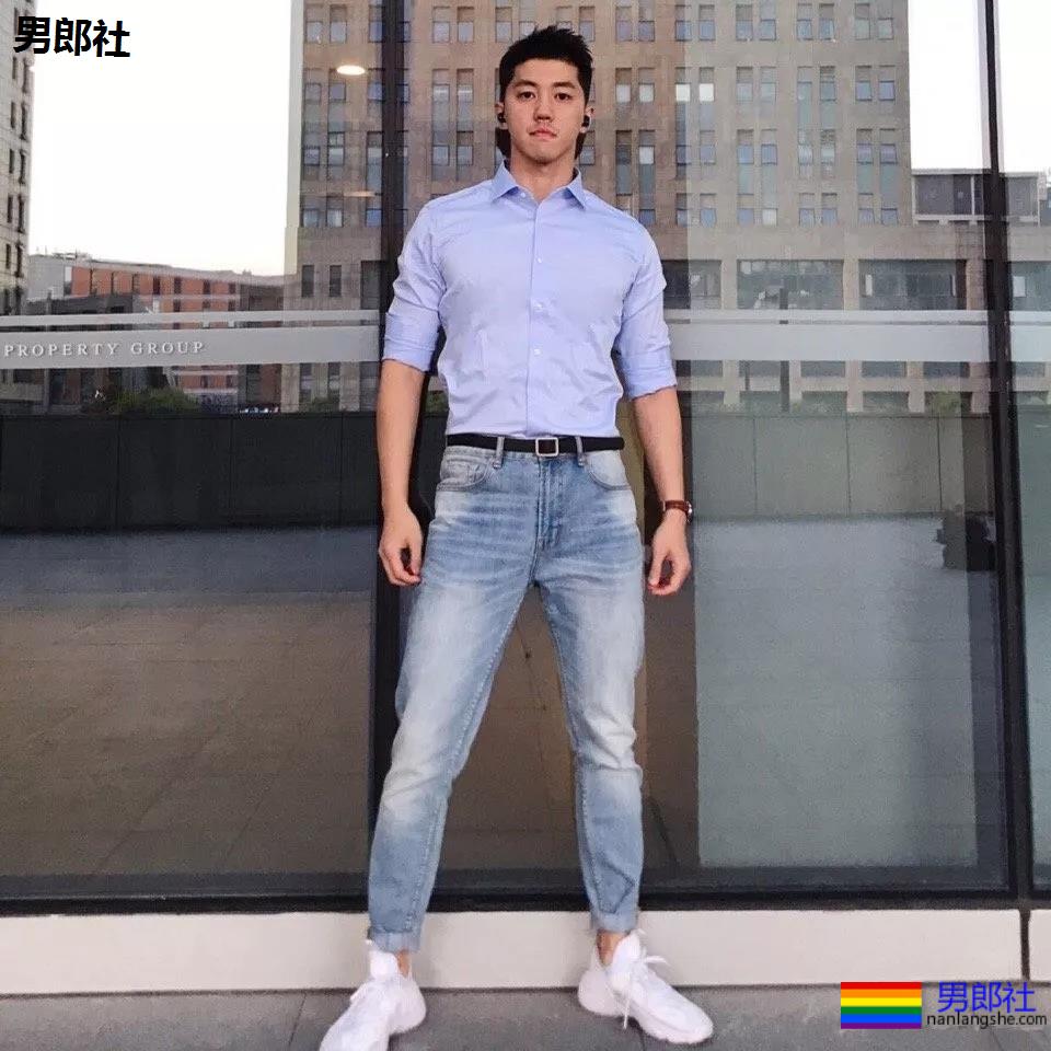 高帅长腿肉壮体育生,论在家自拍秀肌肉,我只服他! - 51虹马 高帅长腿肉壮体育生,论在家自拍秀肌肉,我只服他! - 51虹马