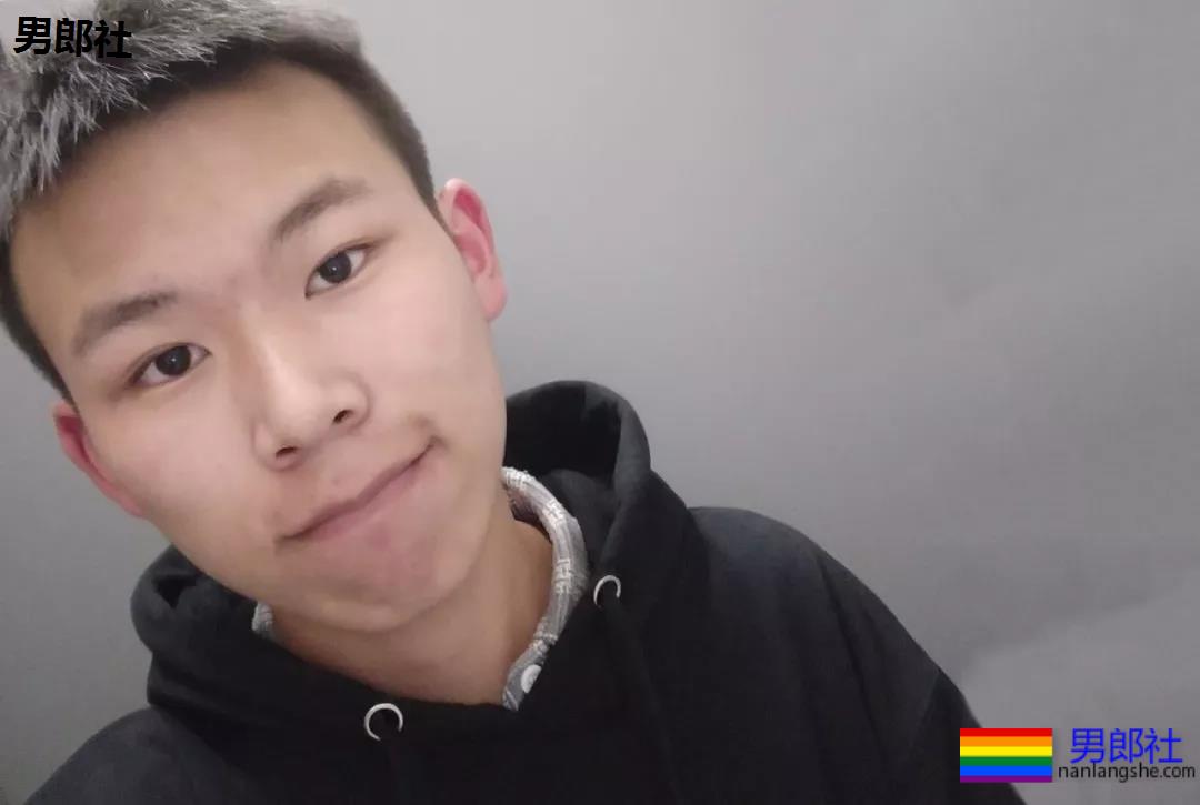 14个活在五线小城的gay:“我想离开家乡,就像昭君出塞…” - 51虹马 14个活在五线小城的gay:“我想离开家乡,就像昭君出塞…” - 51虹马