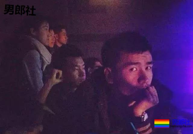 14个活在五线小城的gay:“我想离开家乡,就像昭君出塞…” - 51虹马 14个活在五线小城的gay:“我想离开家乡,就像昭君出塞…” - 51虹马