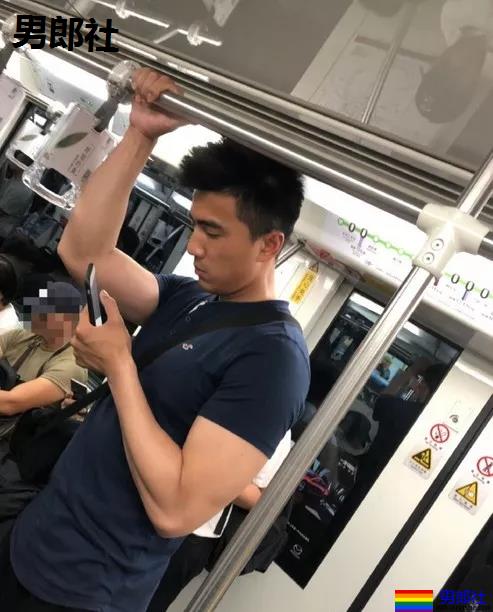 街上抓拍各种肌肉男神大合集 - 51虹马