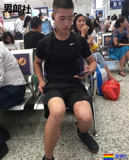 街上抓拍各种肌肉男神大合集 - 51虹马