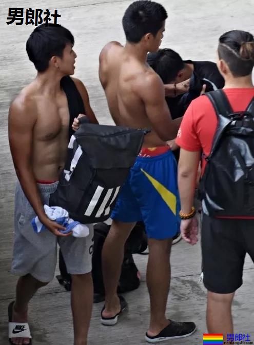 街上抓拍各种肌肉男神大合集 - 51虹马