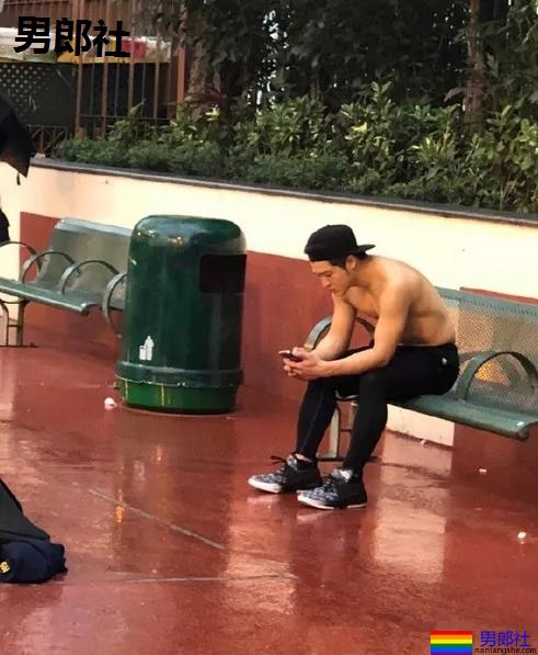 街上抓拍各种肌肉男神大合集 - 51虹马