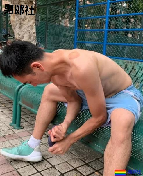 街上抓拍各种肌肉男神大合集 - 51虹马