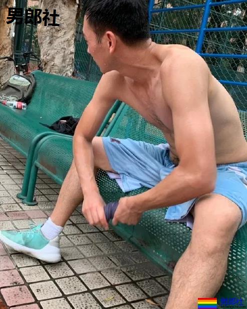 街上抓拍各种肌肉男神大合集 - 51虹马