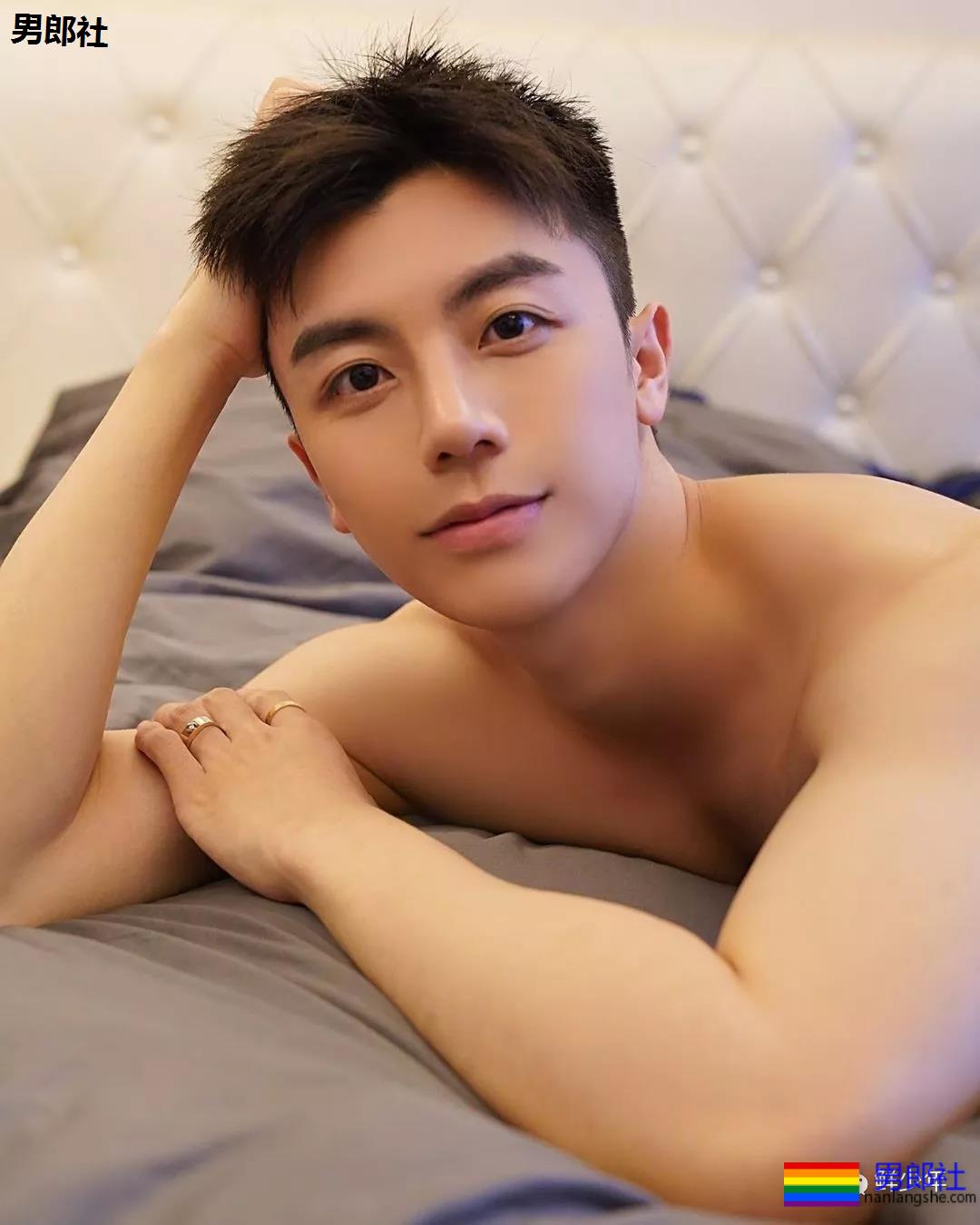 42CM！酷似黄景瑜 广东网红粗壮的不仅仅是手臂！鼻子也大？ - 51虹马