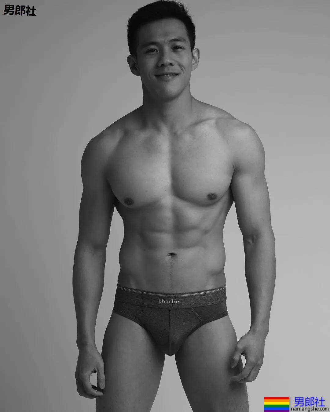 肌肉医生拍正装内裤写真，网红男模都不是省油的… - 51虹马