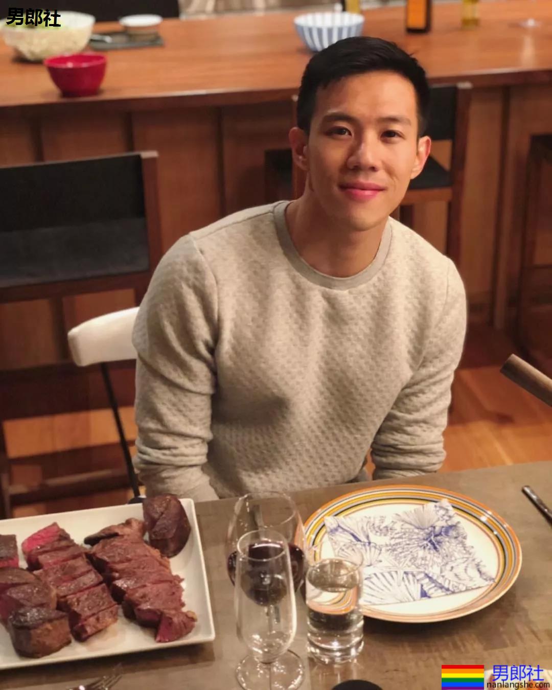 肌肉医生拍正装内裤写真，网红男模都不是省油的… - 51虹马