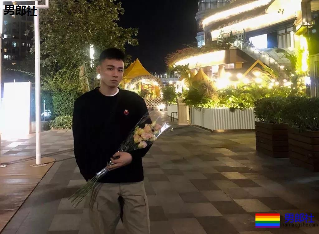 10个受了情伤的gay：“自古男儿多薄幸，误人二字是功名” - 51虹马