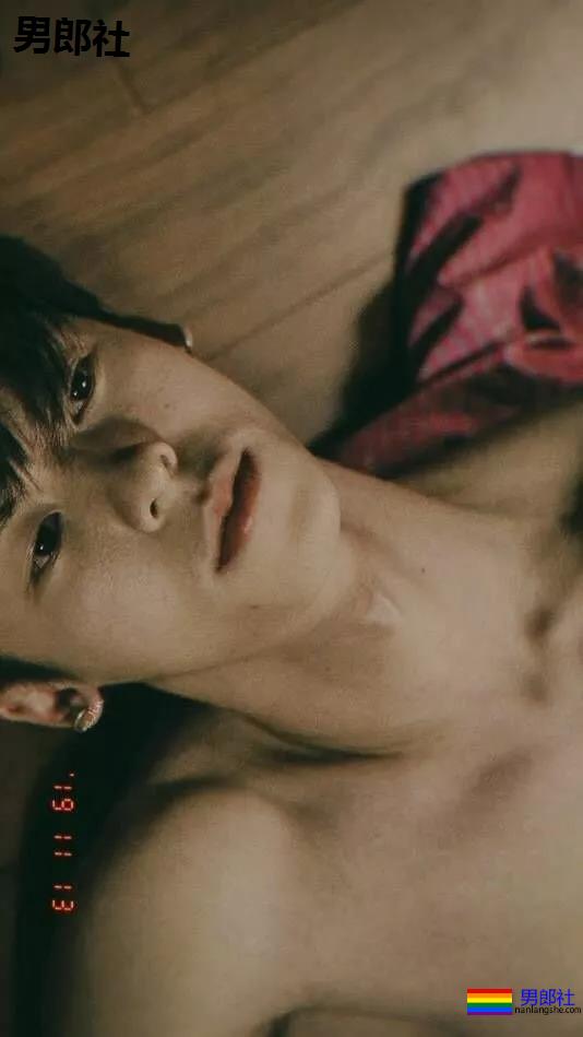 好A一奶攻！清纯小狼狗刷屏票圈，这尺度这肉体谁能把持得住?! - 51虹马