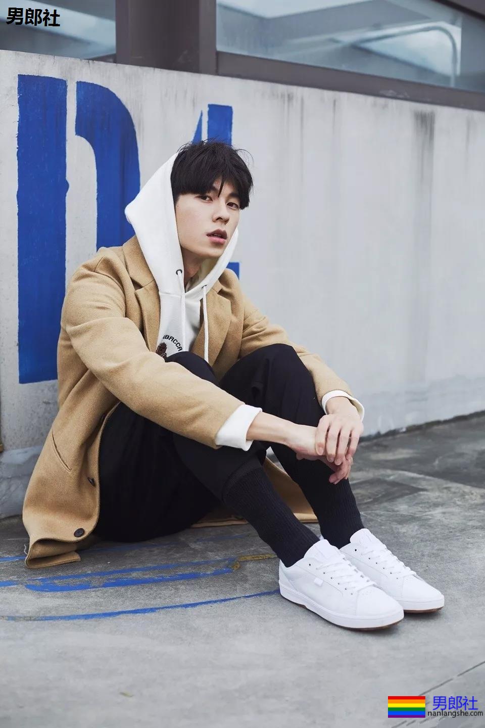 好A一奶攻！清纯小狼狗刷屏票圈，这尺度这肉体谁能把持得住?! - 51虹马