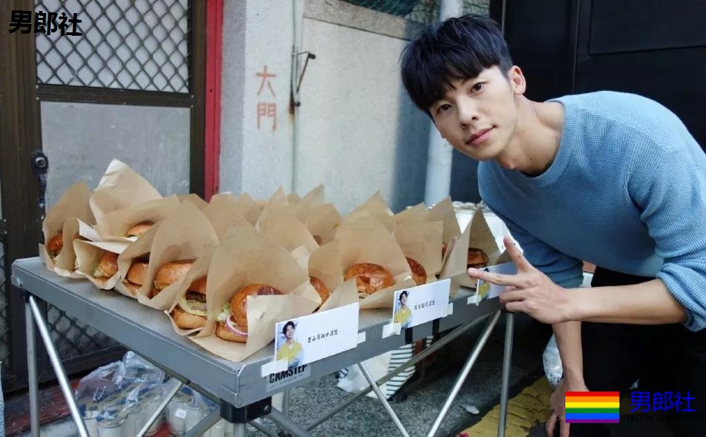 好A一奶攻！清纯小狼狗刷屏票圈，这尺度这肉体谁能把持得住?! - 51虹马