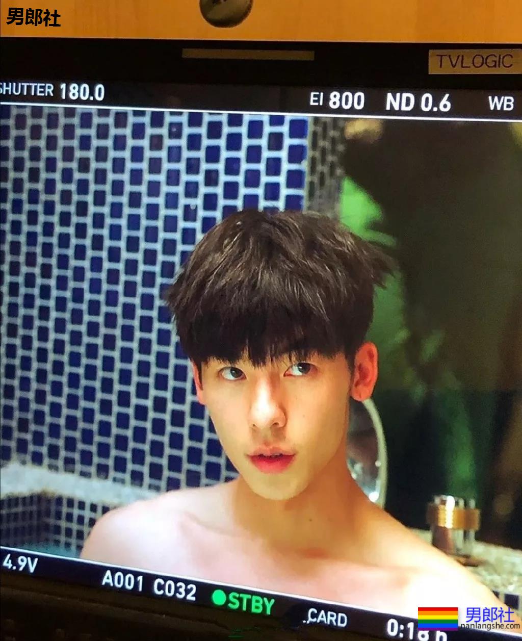 好A一奶攻！清纯小狼狗刷屏票圈，这尺度这肉体谁能把持得住?! - 51虹马