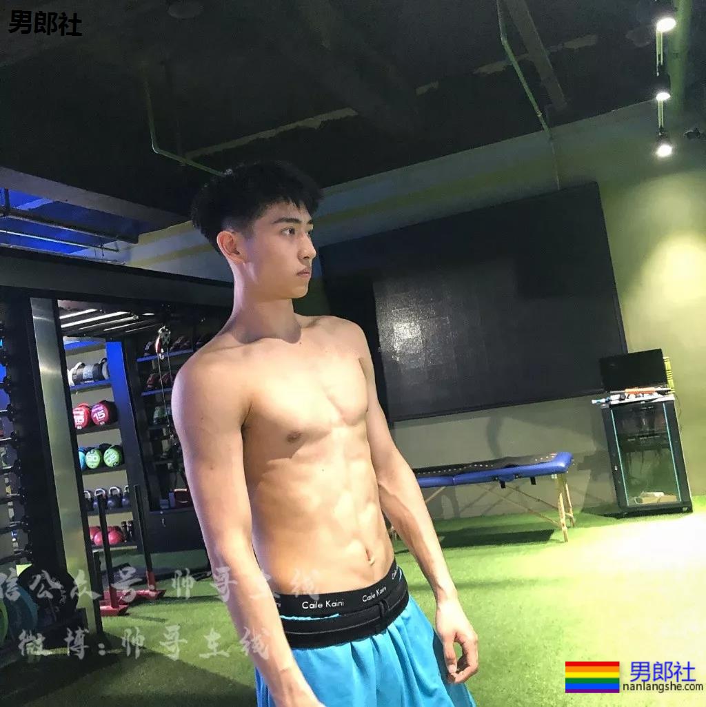 2019火遍票圈的荷尔蒙·体育生帅哥，都是你幻想过的男人！ - 51虹马