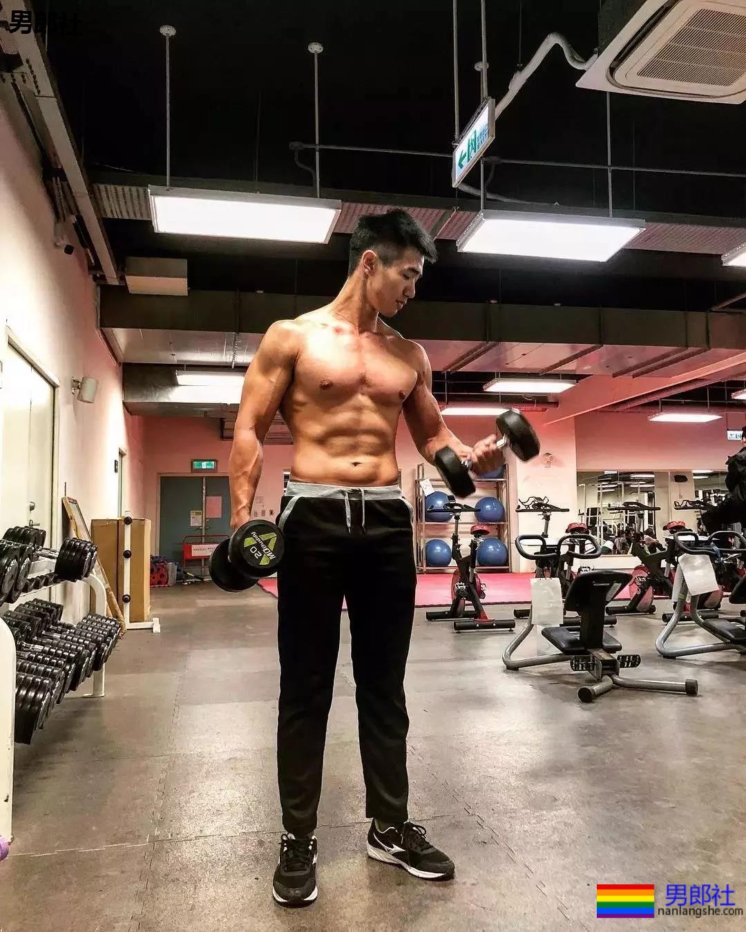 2019火遍票圈的荷尔蒙·体育生帅哥，都是你幻想过的男人！ - 51虹马