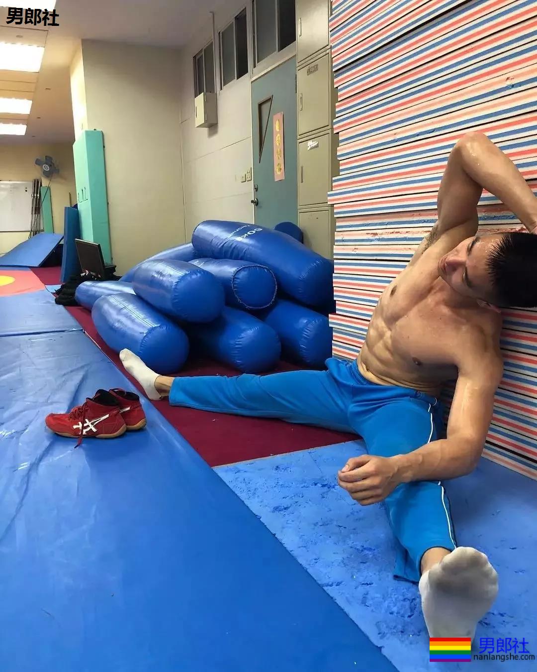 2019火遍票圈的荷尔蒙·体育生帅哥，都是你幻想过的男人！ - 51虹马