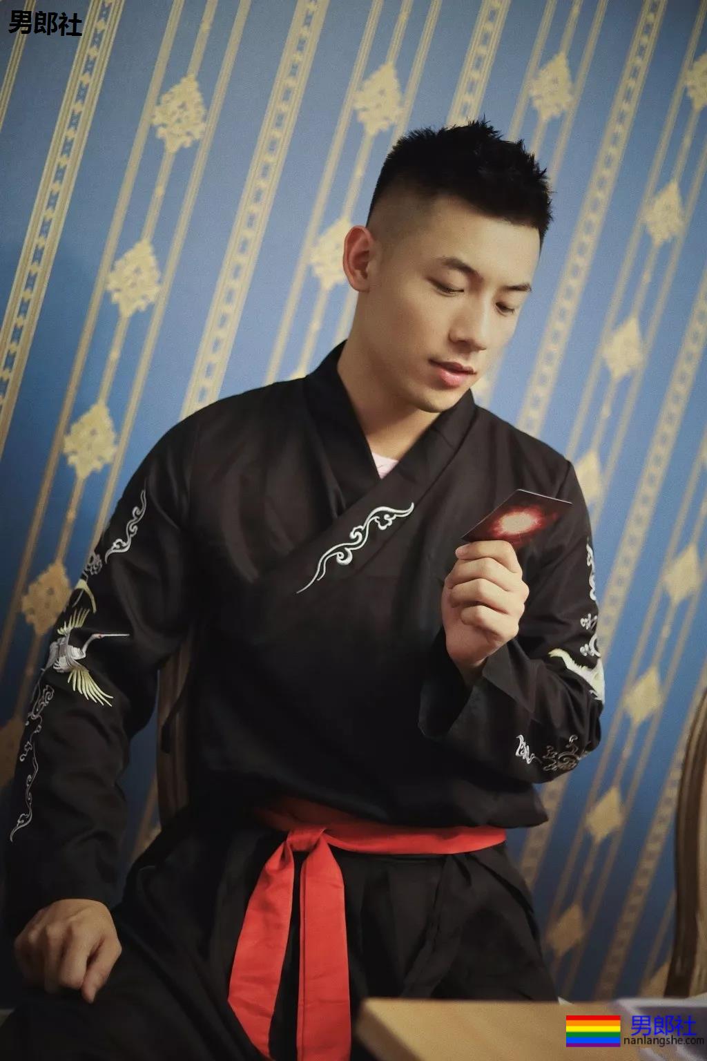 95后肌肉体育生,超帅私教大弟弟,快来围观! - 51虹马 95后肌肉体育生,超帅私教大弟弟,快来围观! - 51虹马