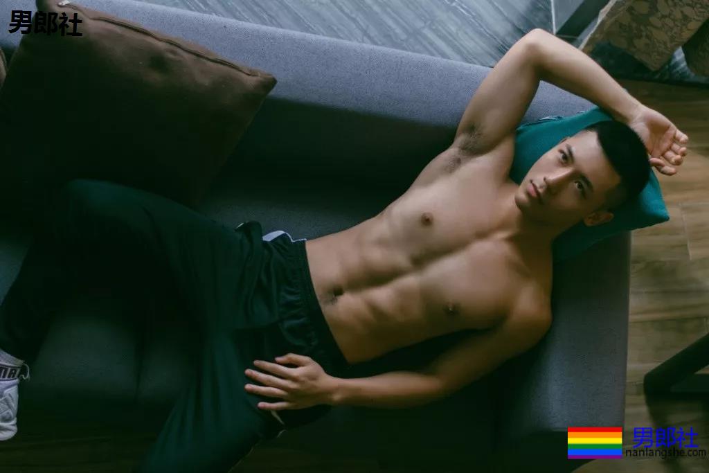 95后肌肉体育生,超帅私教大弟弟,快来围观! - 51虹马 95后肌肉体育生,超帅私教大弟弟,快来围观! - 51虹马