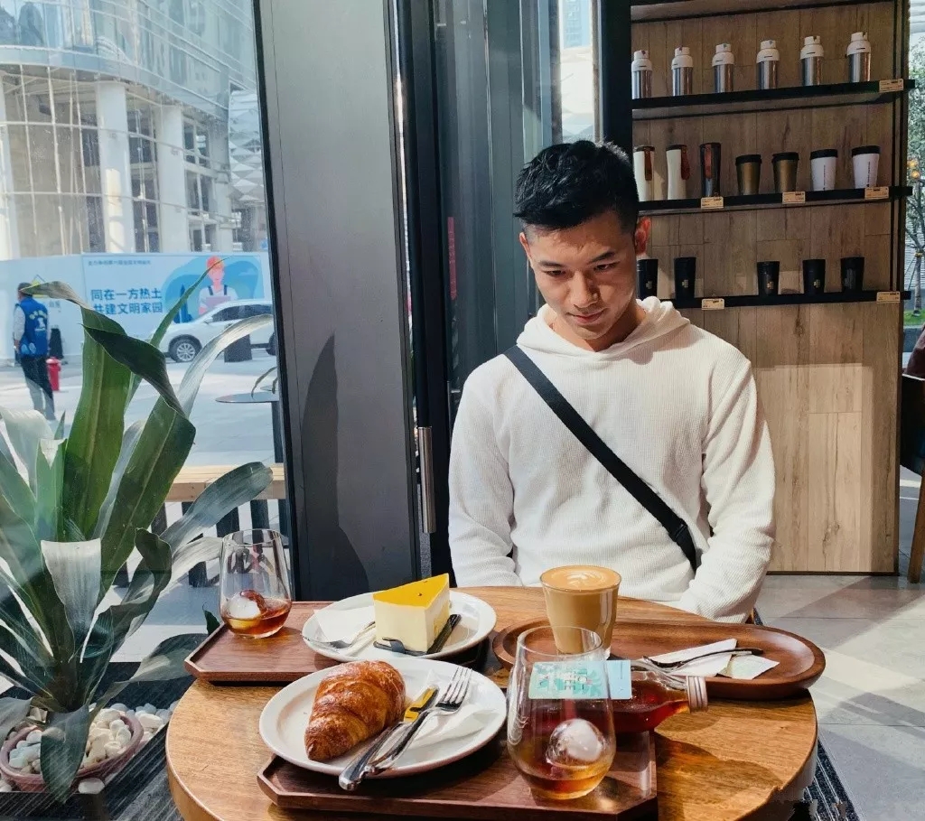 95后肌肉体育生,超帅私教大弟弟,快来围观! - 51虹马 95后肌肉体育生,超帅私教大弟弟,快来围观! - 51虹马