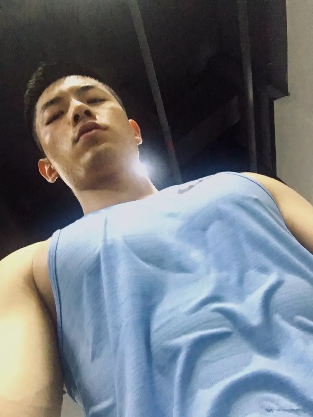 95后肌肉体育生,超帅私教大弟弟,快来围观! - 51虹马 95后肌肉体育生,超帅私教大弟弟,快来围观! - 51虹马