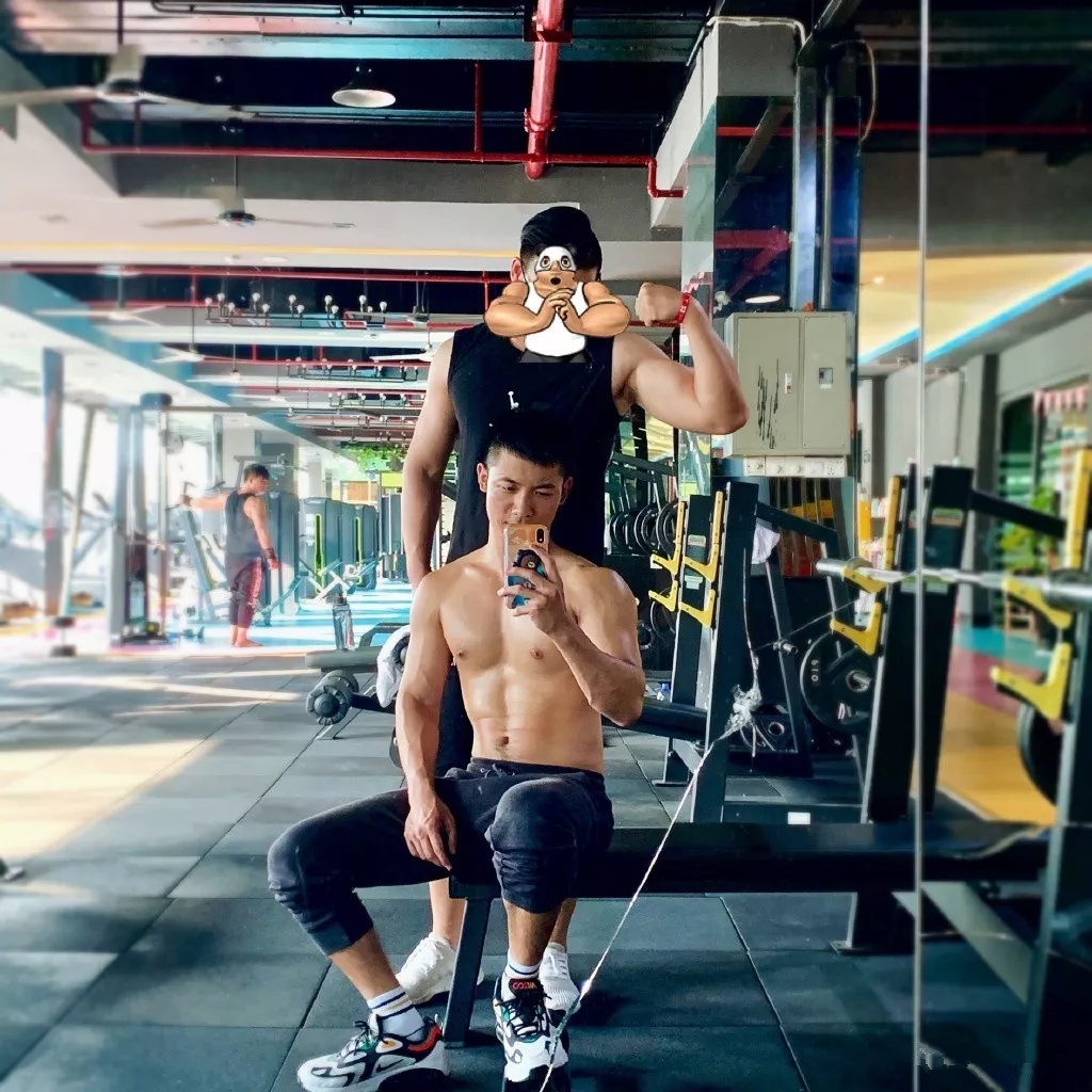 95后肌肉体育生,超帅私教大弟弟,快来围观! - 51虹马 95后肌肉体育生,超帅私教大弟弟,快来围观! - 51虹马