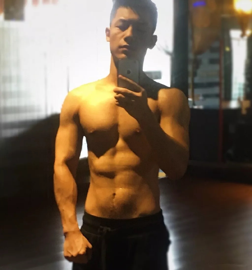 95后肌肉体育生,超帅私教大弟弟,快来围观! - 51虹马 95后肌肉体育生,超帅私教大弟弟,快来围观! - 51虹马