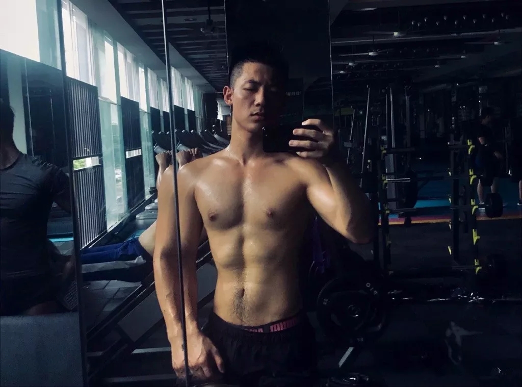 95后肌肉体育生,超帅私教大弟弟,快来围观! - 51虹马 95后肌肉体育生,超帅私教大弟弟,快来围观! - 51虹马